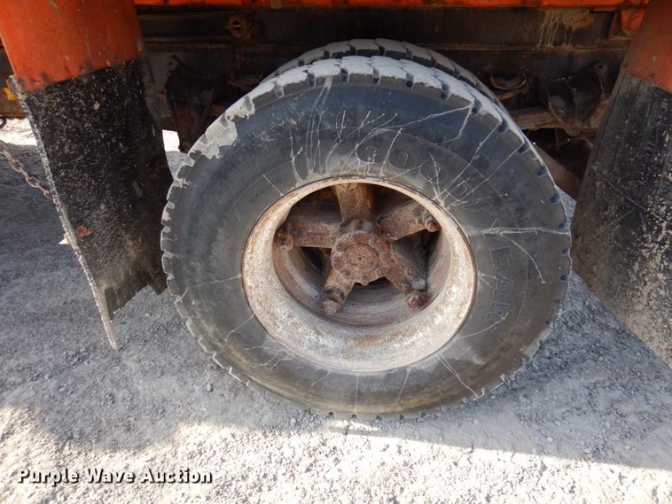 image for item DP5444 1993 International 4900  dump truck