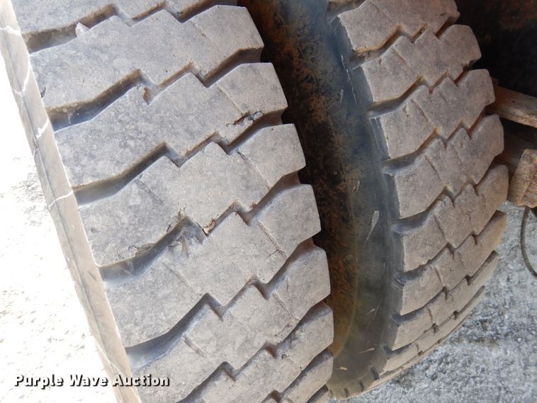 image for item DP5444 1993 International 4900  dump truck