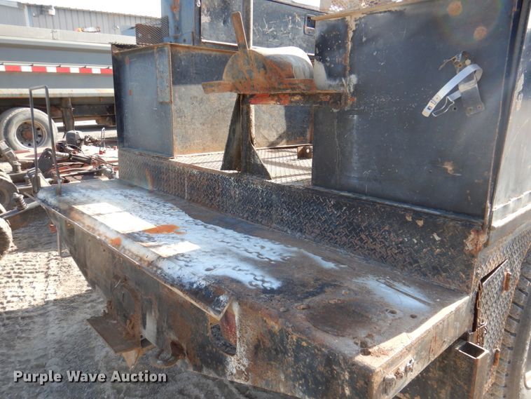 image for item DP5445 1986 Ford F700  utility / service truck