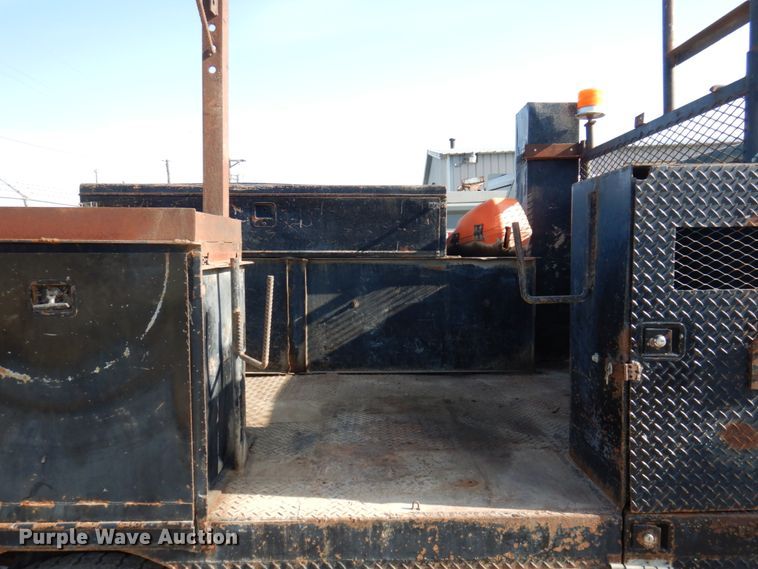 image for item DP5445 1986 Ford F700  utility / service truck