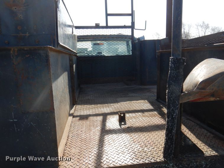 image for item DP5445 1986 Ford F700  utility / service truck