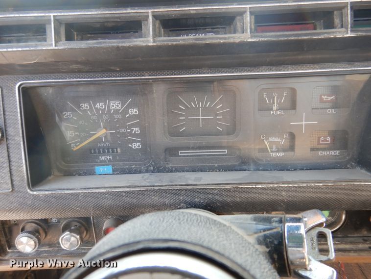 image for item DP5445 1986 Ford F700  utility / service truck