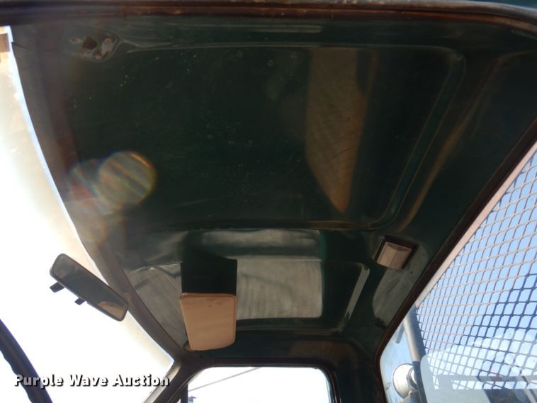 image for item DP5445 1986 Ford F700  utility / service truck