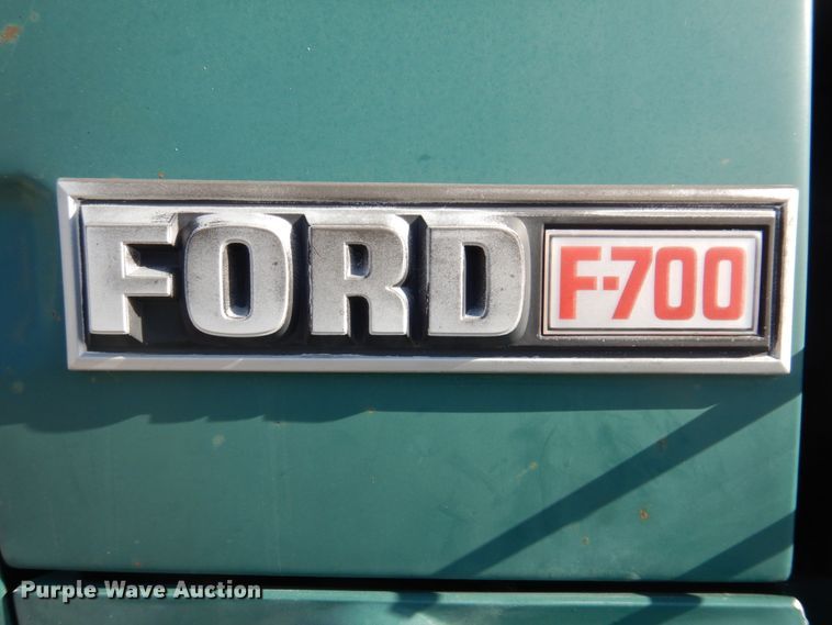 image for item DP5445 1986 Ford F700  utility / service truck
