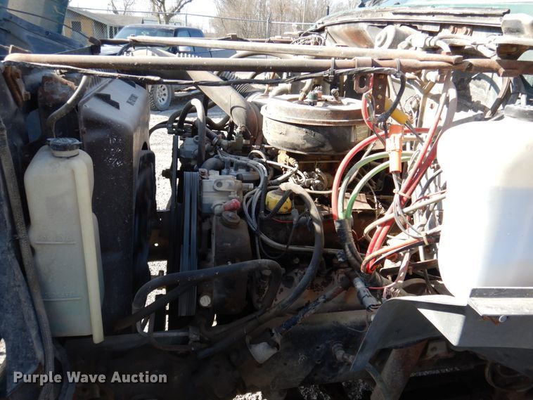 image for item DP5445 1986 Ford F700  utility / service truck