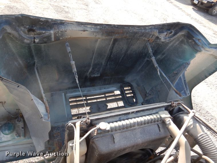 image for item DP5445 1986 Ford F700  utility / service truck