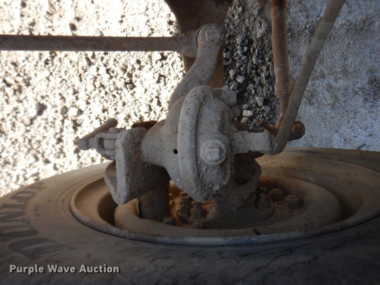 image for item DP5445 1986 Ford F700  utility / service truck