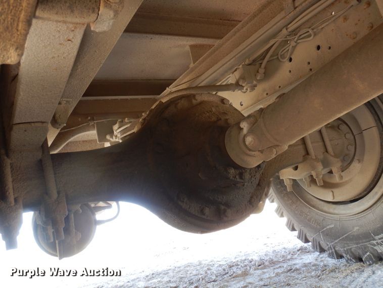 image for item DP5445 1986 Ford F700  utility / service truck