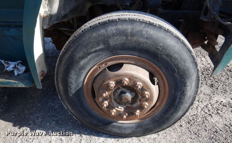 image for item DP5445 1986 Ford F700  utility / service truck