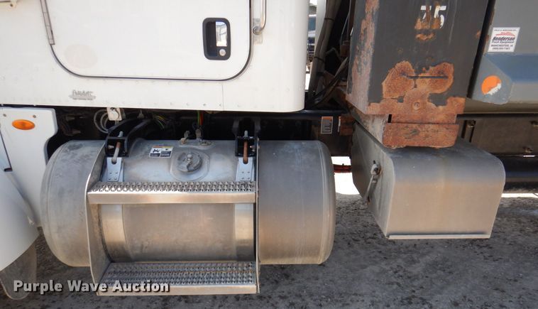 image for item DP5447 2013 Peterbilt 365  dump truck