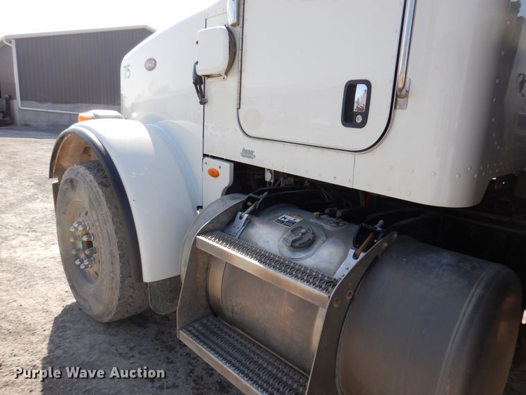 image for item DP5447 2013 Peterbilt 365  dump truck