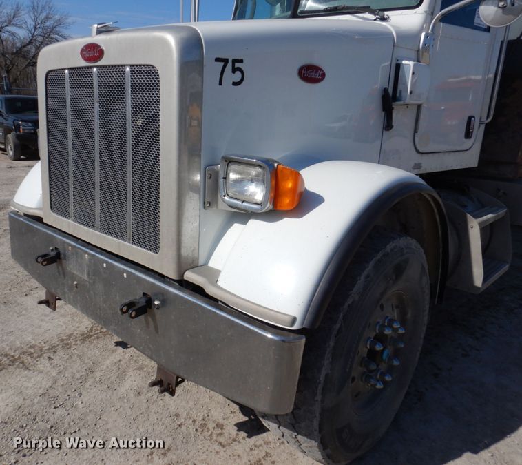 image for item DP5447 2013 Peterbilt 365  dump truck