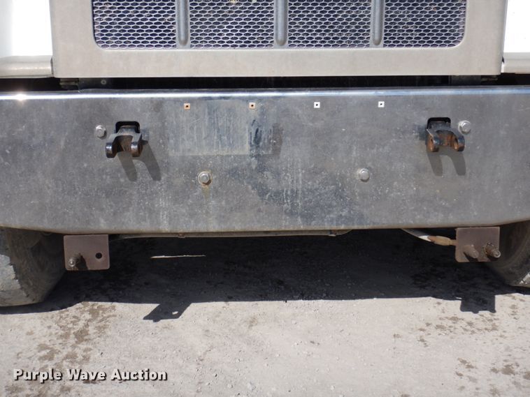 image for item DP5447 2013 Peterbilt 365  dump truck