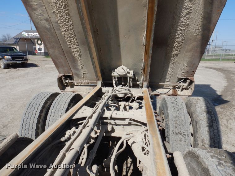 image for item DP5447 2013 Peterbilt 365  dump truck