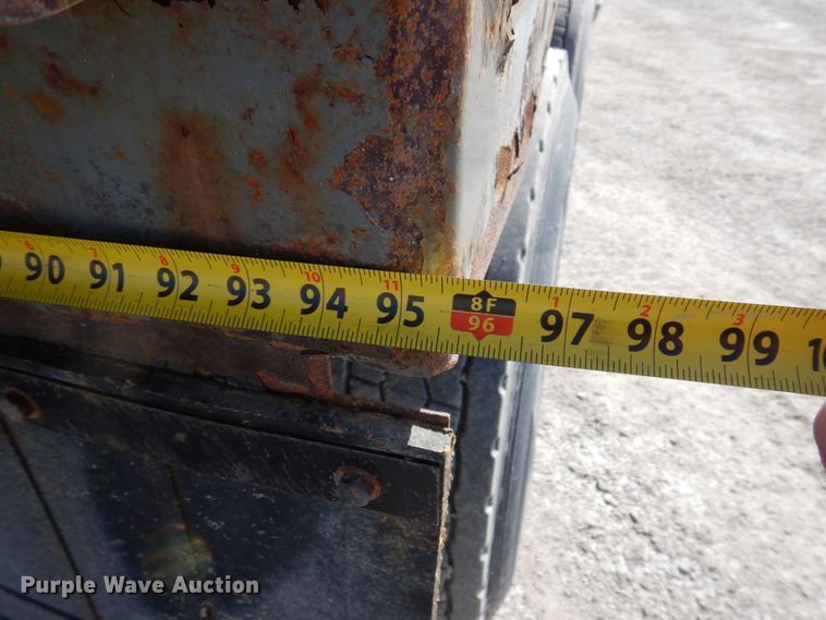 image for item DP5447 2013 Peterbilt 365  dump truck