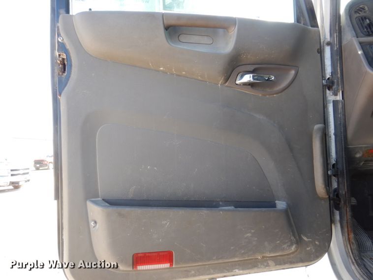 image for item DP5447 2013 Peterbilt 365  dump truck