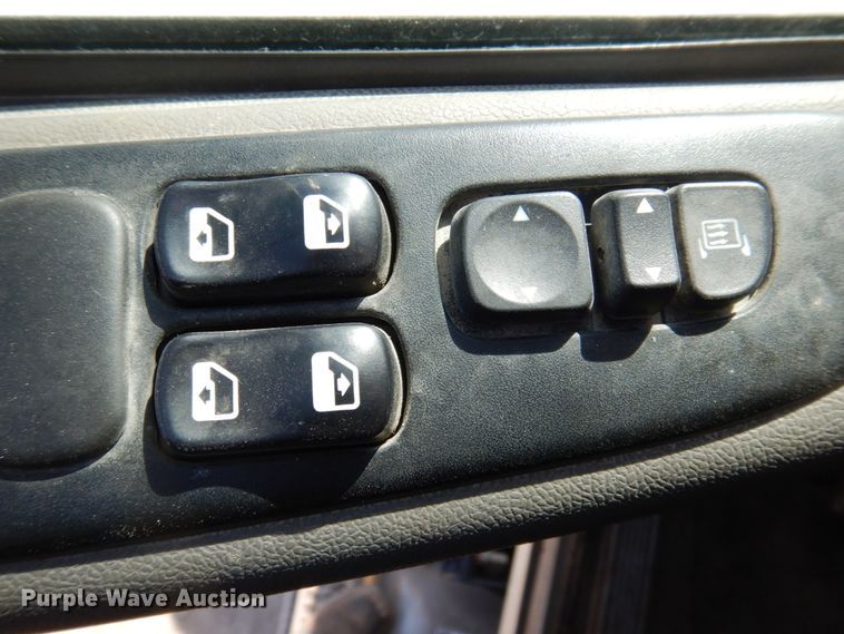 image for item DP5447 2013 Peterbilt 365  dump truck