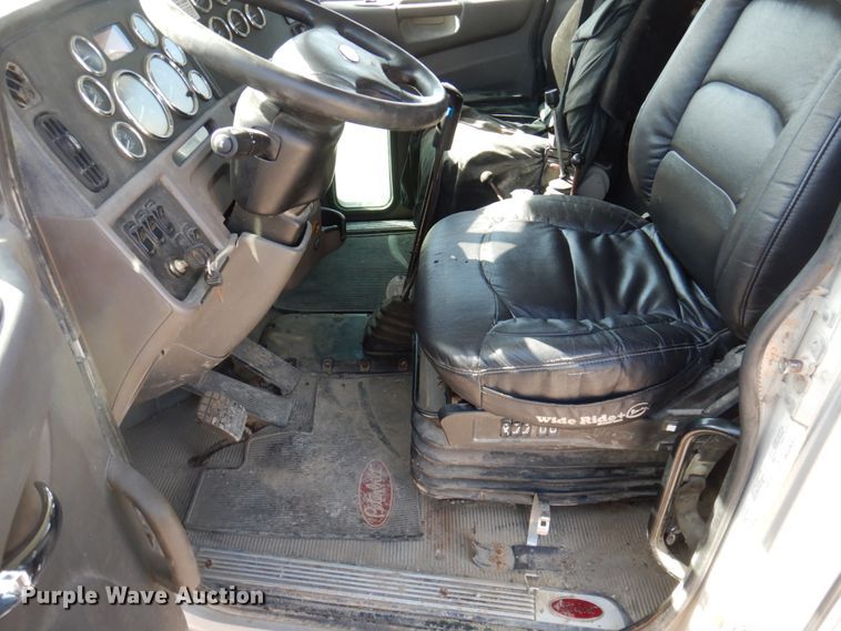 image for item DP5447 2013 Peterbilt 365  dump truck