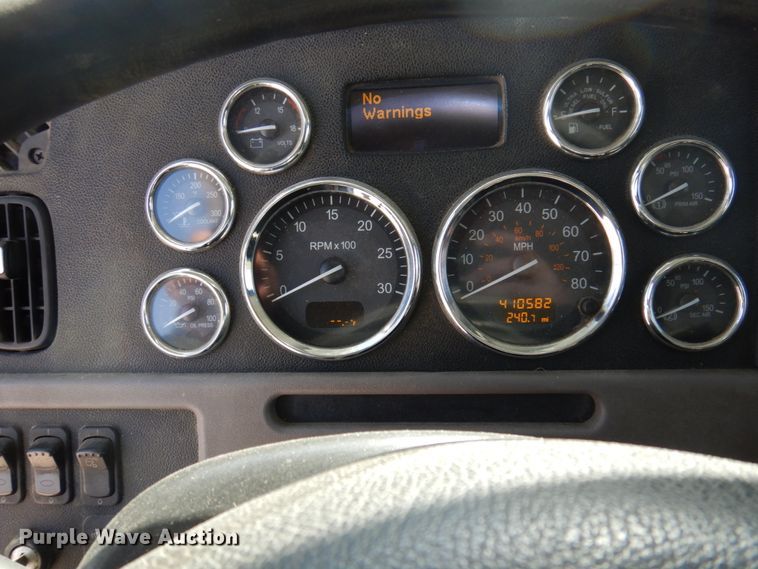 image for item DP5447 2013 Peterbilt 365  dump truck