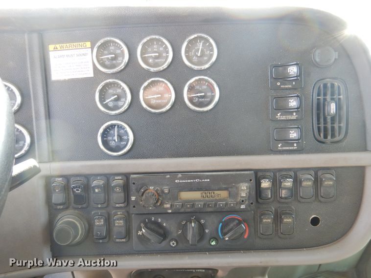 image for item DP5447 2013 Peterbilt 365  dump truck