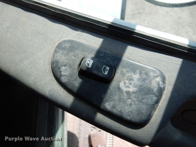 image for item DP5447 2013 Peterbilt 365  dump truck