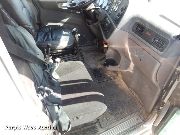 image for item DP5447 2013 Peterbilt 365  dump truck