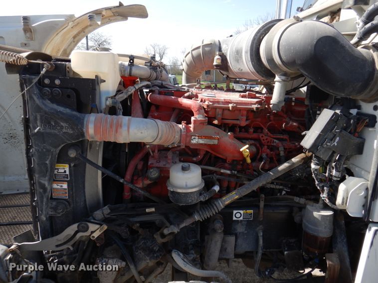 image for item DP5447 2013 Peterbilt 365  dump truck