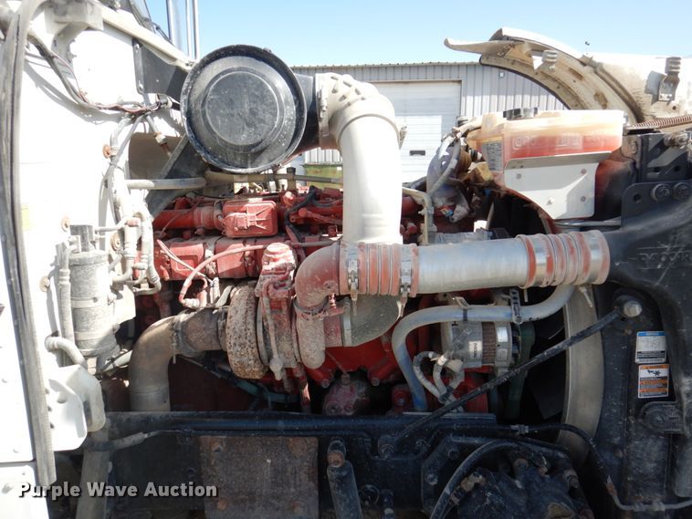 image for item DP5447 2013 Peterbilt 365  dump truck