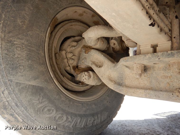 image for item DP5447 2013 Peterbilt 365  dump truck