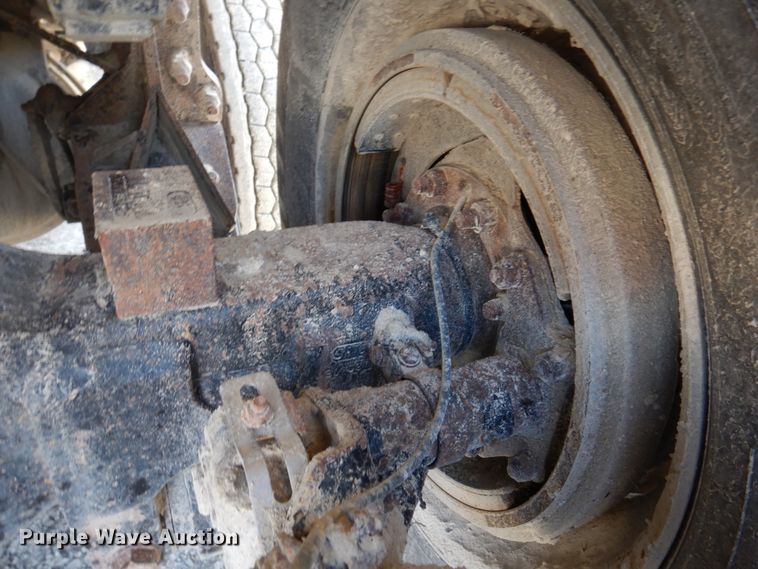 image for item DP5447 2013 Peterbilt 365  dump truck