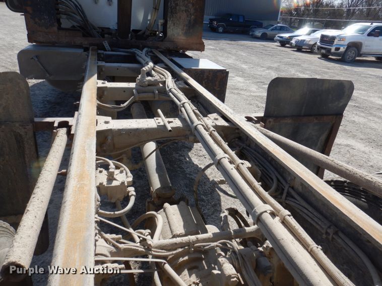 image for item DP5447 2013 Peterbilt 365  dump truck