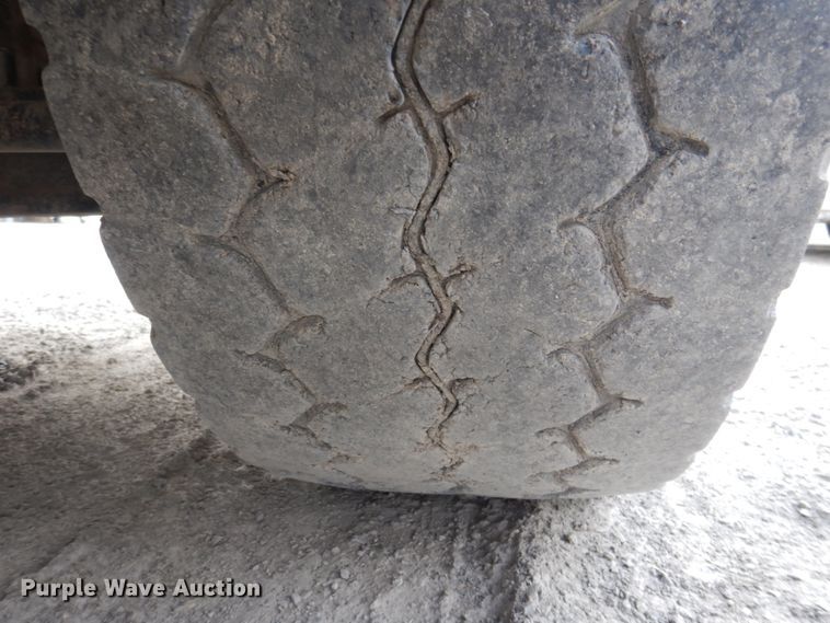 image for item DP5447 2013 Peterbilt 365  dump truck