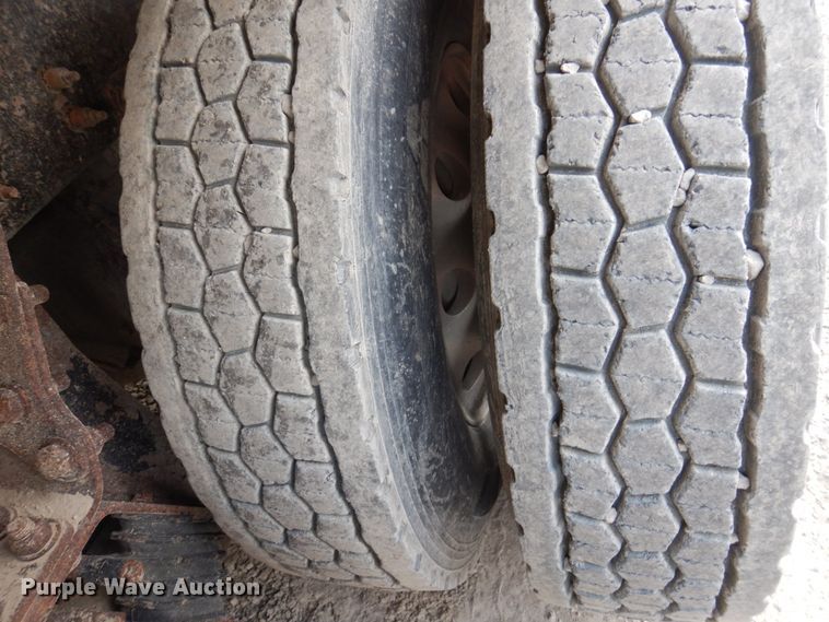 image for item DP5447 2013 Peterbilt 365  dump truck