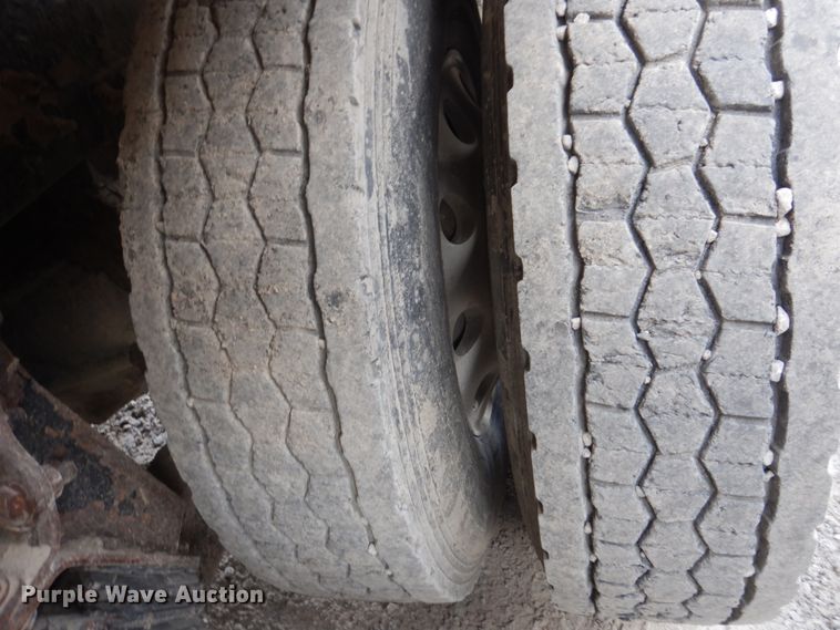 image for item DP5447 2013 Peterbilt 365  dump truck