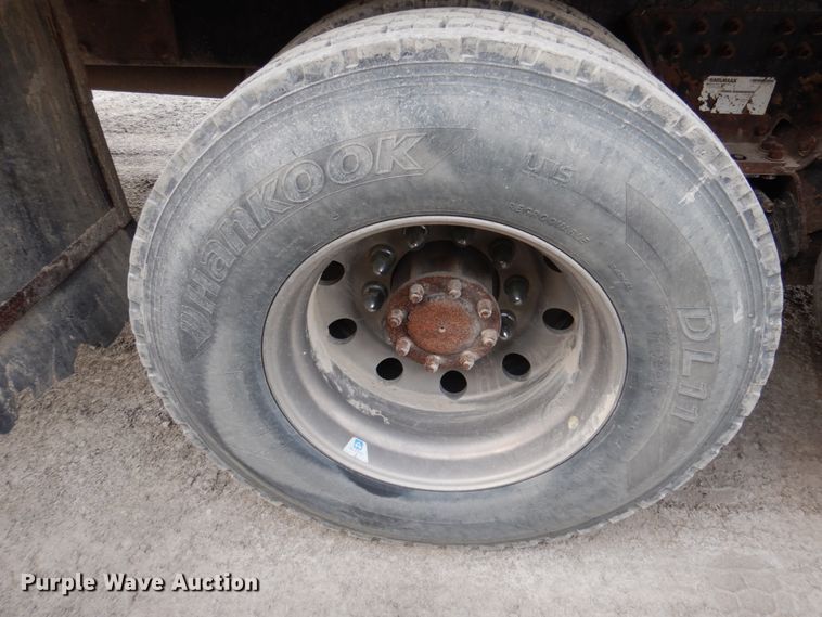 image for item DP5447 2013 Peterbilt 365  dump truck