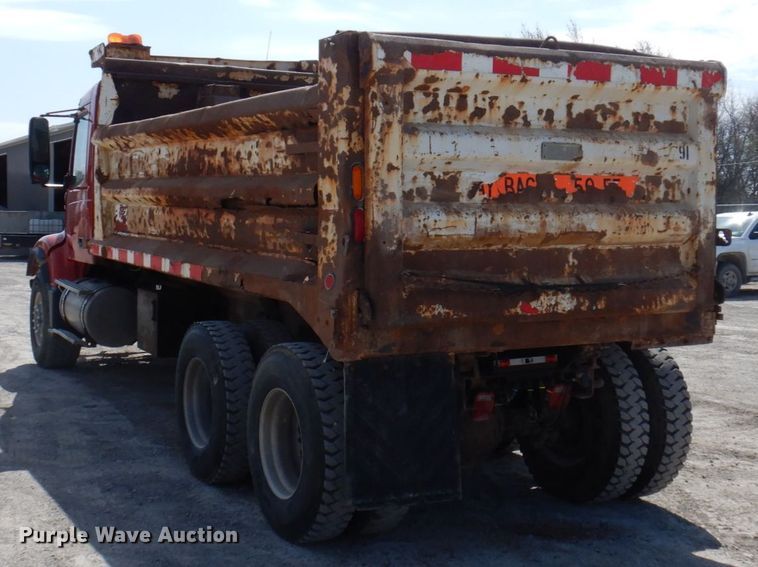 image for item DP5448 2002 Volvo VHD  dump truck