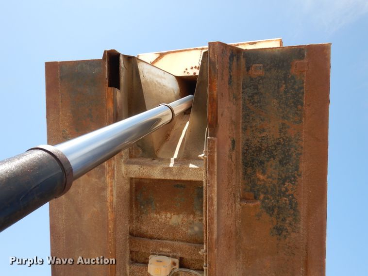 image for item DP5448 2002 Volvo VHD  dump truck