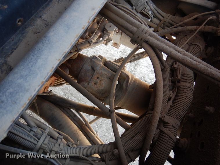 image for item DP5448 2002 Volvo VHD  dump truck