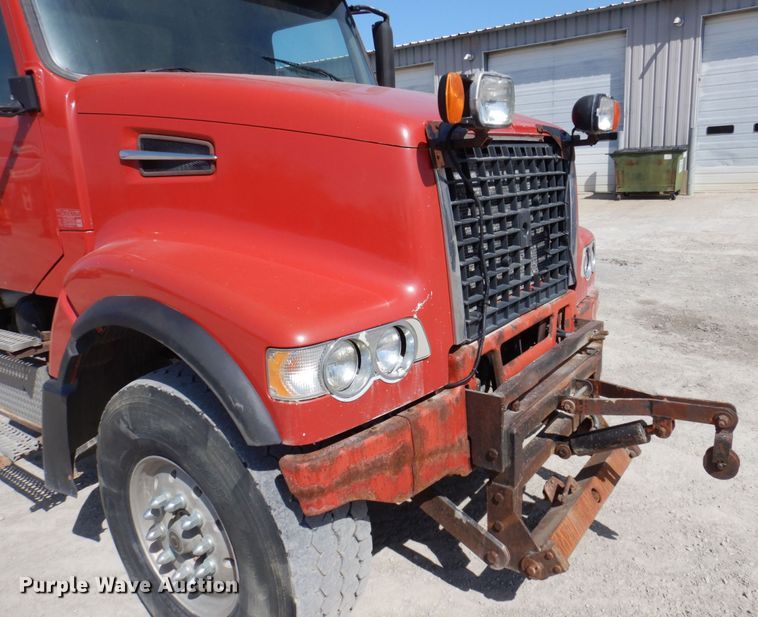 image for item DP5448 2002 Volvo VHD  dump truck