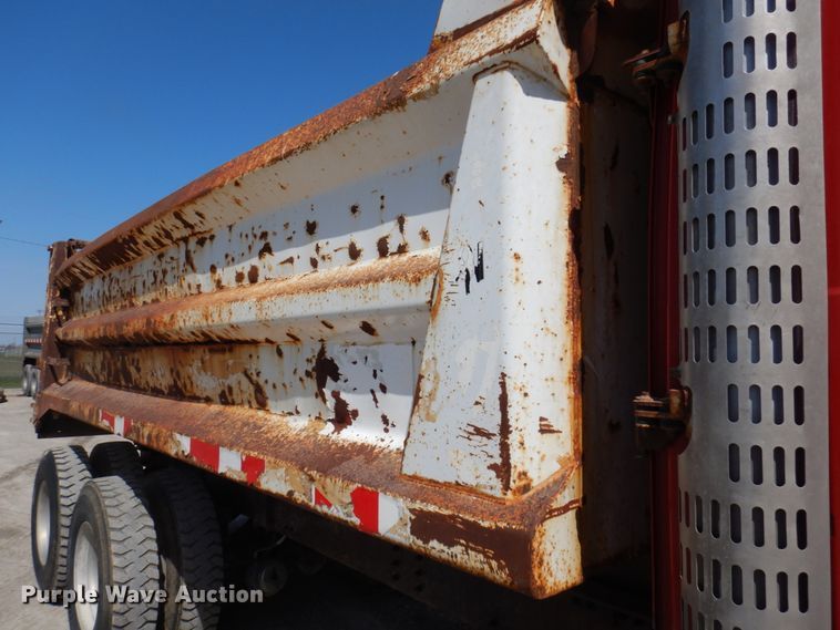 image for item DP5448 2002 Volvo VHD  dump truck