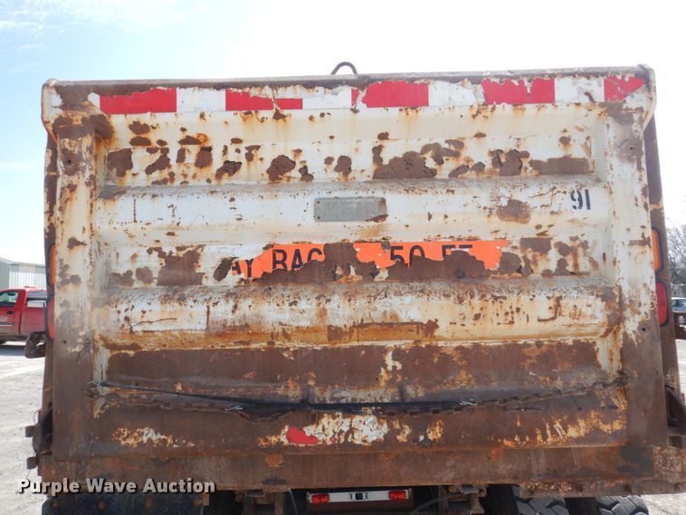 image for item DP5448 2002 Volvo VHD  dump truck