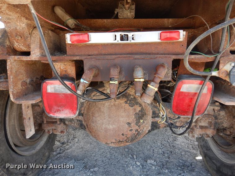 image for item DP5448 2002 Volvo VHD  dump truck