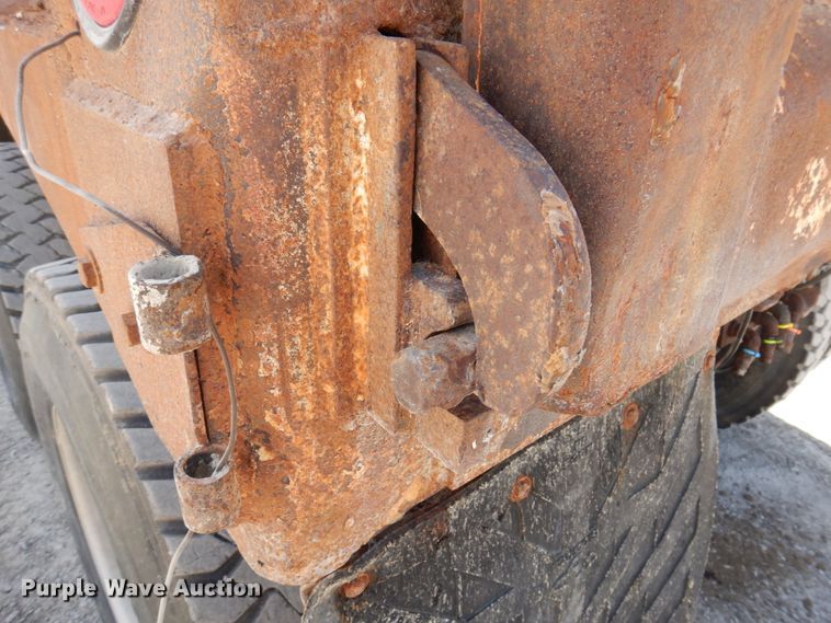 image for item DP5448 2002 Volvo VHD  dump truck