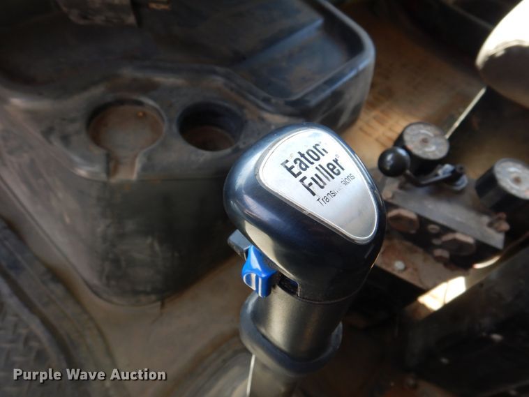 image for item DP5448 2002 Volvo VHD  dump truck