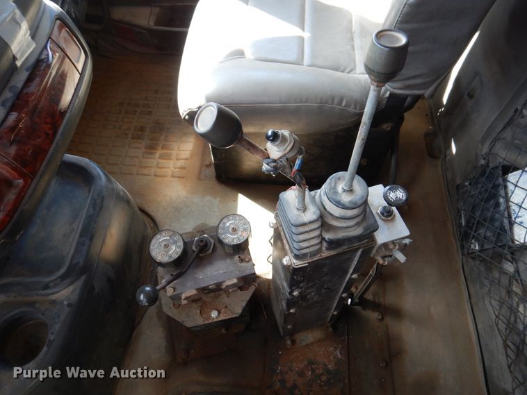 image for item DP5448 2002 Volvo VHD  dump truck