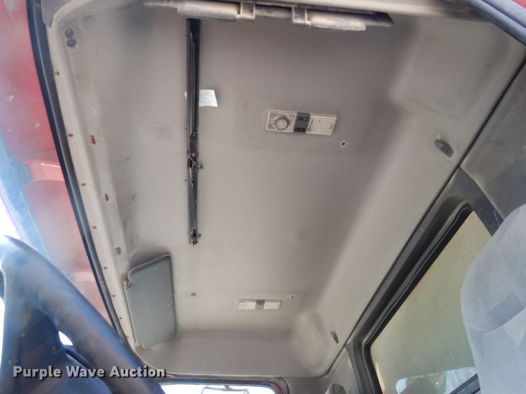 image for item DP5448 2002 Volvo VHD  dump truck