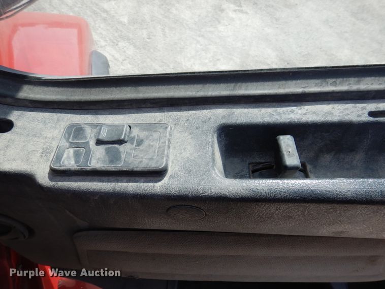 image for item DP5448 2002 Volvo VHD  dump truck