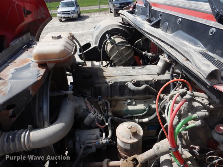 image for item DP5448 2002 Volvo VHD  dump truck