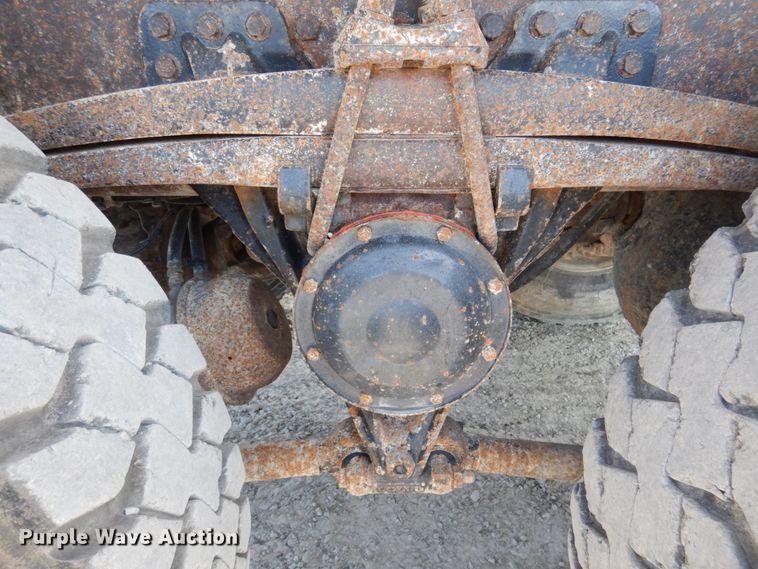 image for item DP5448 2002 Volvo VHD  dump truck