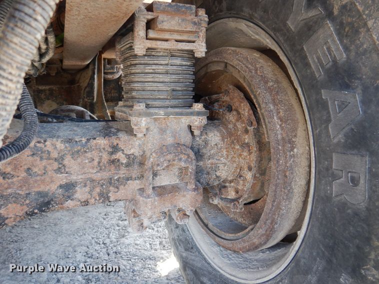 image for item DP5448 2002 Volvo VHD  dump truck